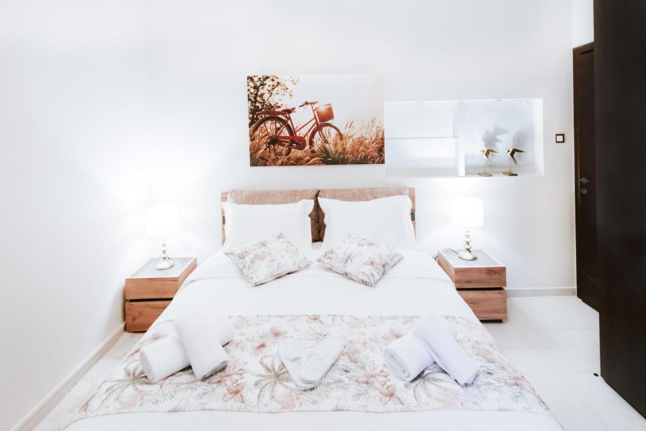 Best House, Ellinou Stratiotou, Ayia, Patra Εξωτερικό φωτογραφία