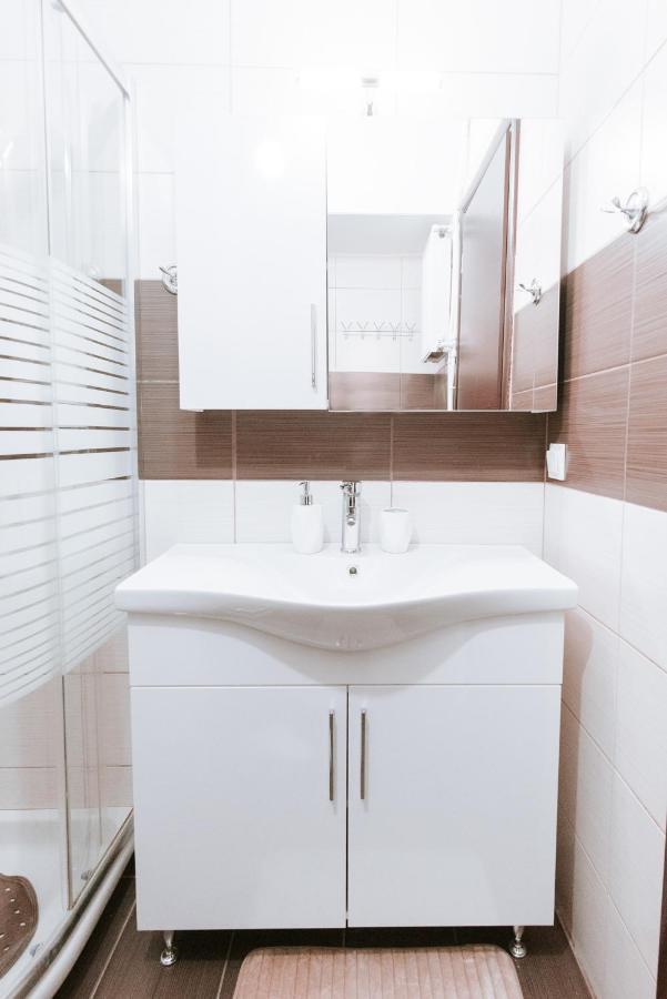 Best House, Ellinou Stratiotou, Ayia, Patra Εξωτερικό φωτογραφία
